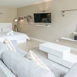 Senator Park Suite 7